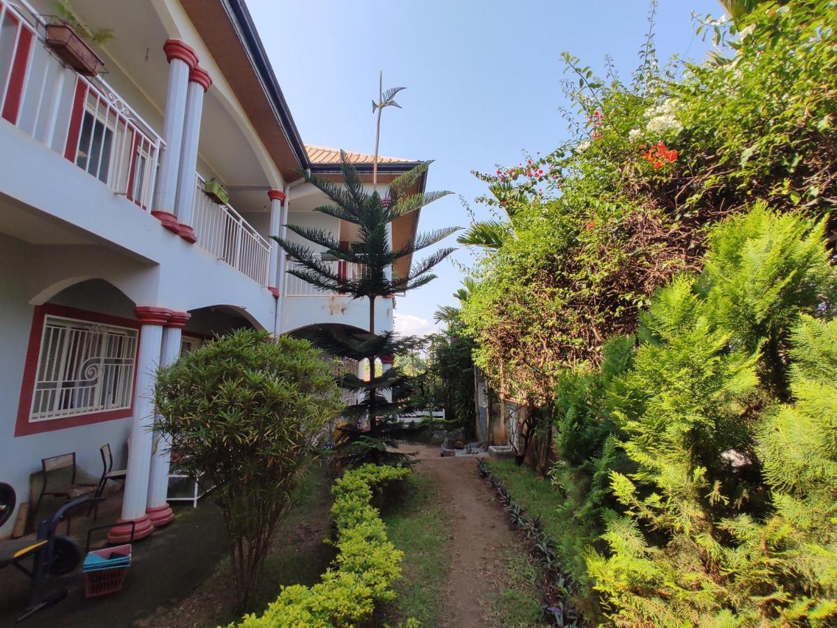 Residence Jardin Tropical Yaoundé Esterno foto
