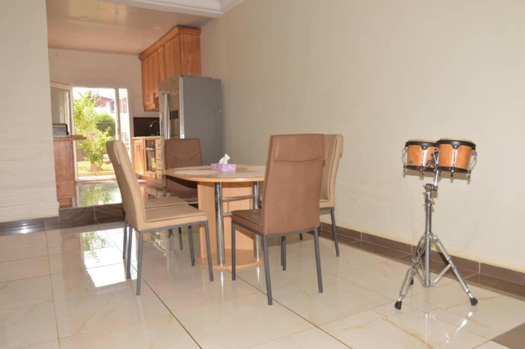 Residence Jardin Tropical Yaoundé Esterno foto
