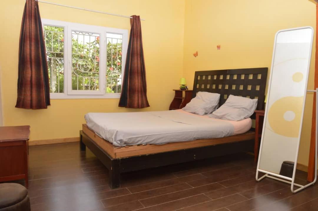 Residence Jardin Tropical Yaoundé Esterno foto
