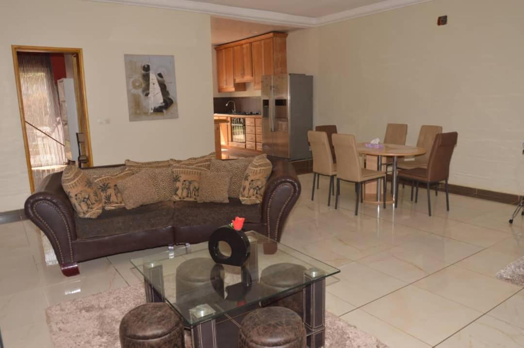 Residence Jardin Tropical Yaoundé Esterno foto